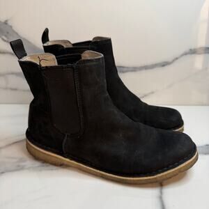 Clarks Wmns Black Leather Desert Peak Chelsea Boots Sz 7.5 Classic Closet Staple